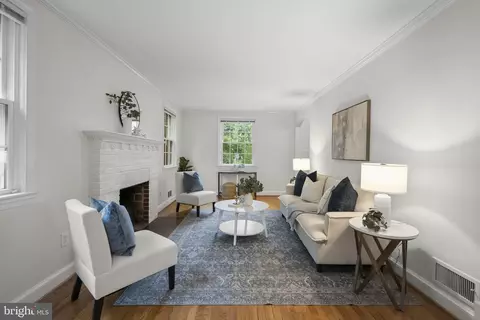 Living - 9407 Seminole St, Silver Spring, MD 20901 photo 4 of 5