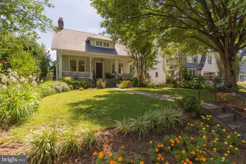 3612 Shepherd St, Chevy Chase, MD 20815