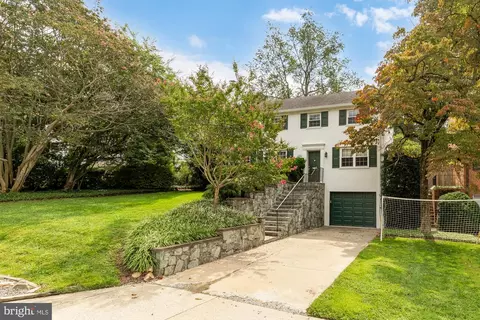 6210 Winston Dr, Bethesda, MD 20817