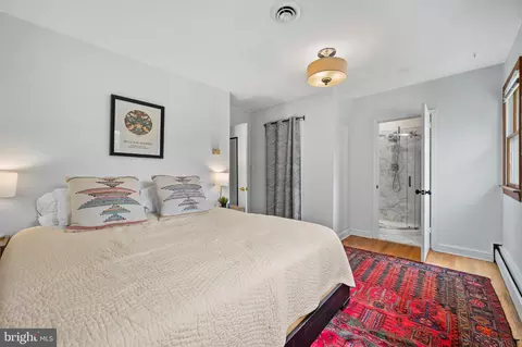 Bedroom - 213 Piping Rock Dr, Silver Spring, MD 20905 photo 5 of 8
