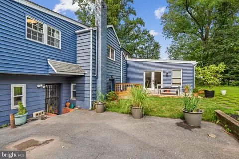 Exterior - 213 Piping Rock Dr, Silver Spring, MD 20905 photo 7 of 11