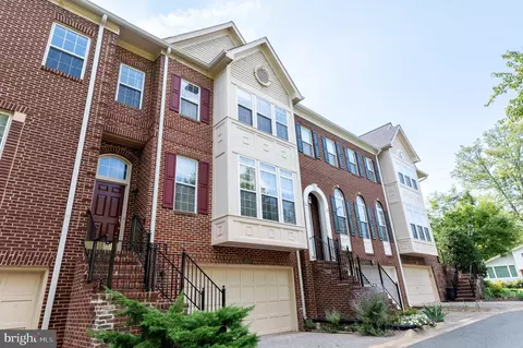 207 Halpine Walk Ct, Rockville, MD 20851