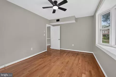 Entry Way - 708 Rosemere Ave, Silver Spring, MD 20904 photo 3 of 5