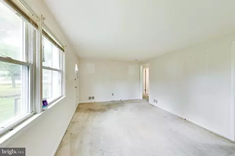 Living - 16012 Batson Rd, Spencerville, MD 20868 photo 1 of 2