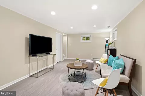 Living - 143 Ritchie Ave, Silver Spring, MD 20910 photo 4 of 6