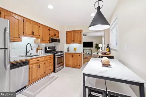 Kitchen - 143 Ritchie Ave, Silver Spring, MD 20910 photo 2 of 5