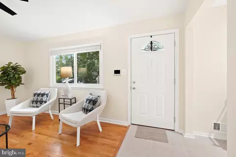 Entry Way - 143 Ritchie Ave, Silver Spring, MD 20910 photo 1 of 3