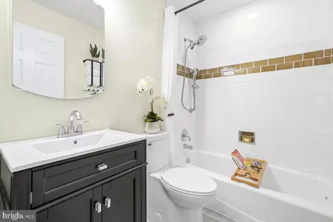 Bath - 143 Ritchie Ave, Silver Spring, MD 20910 photo 1 of 2