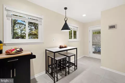 Entry Way - 143 Ritchie Ave, Silver Spring, MD 20910 photo 2 of 3