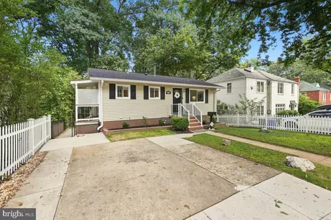 Exterior - 143 Ritchie Ave, Silver Spring, MD 20910 photo 2 of 10