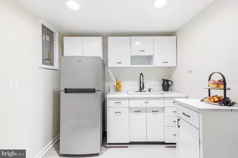 Kitchen - 143 Ritchie Ave, Silver Spring, MD 20910 photo 4 of 5