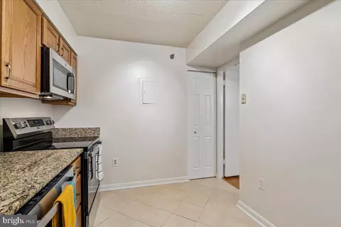 Kitchen - 15115 Interlachen Dr #3-901, Silver Spring, MD 20906 photo 2 of 3