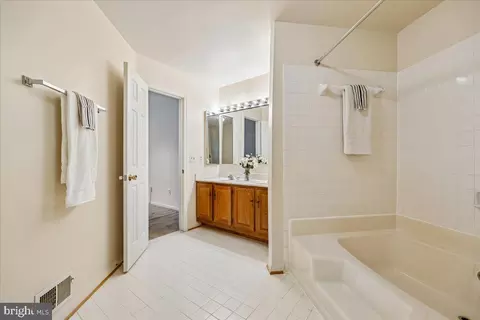 Bath - 500 Norcross Way, Silver Spring, MD 20904 photo 2 of 3