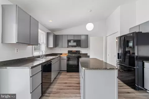 Kitchen - 3049 Memory Ln, Silver Spring, MD 20904 photo 2 of 3