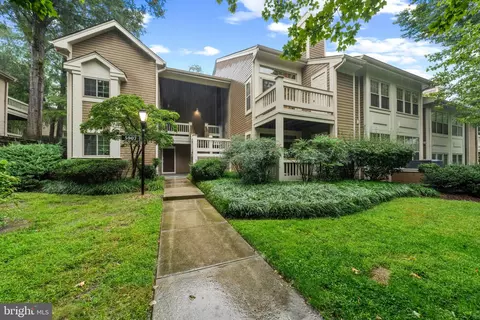 5907 Barbados Pl #203, Rockville, MD 20852