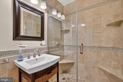 Bath - 10115 Gates Ave, Silver Spring, MD 20902 photo 4 of 5