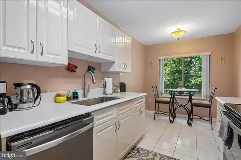 Kitchen - 14809 Pennfield Cir #405, Silver Spring, MD 20906 photo 2 of 4