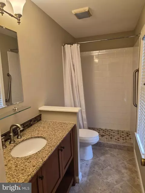 Bath - 2136 Edgewater Pkwy, Silver Spring, MD 20903 photo 2 of 2