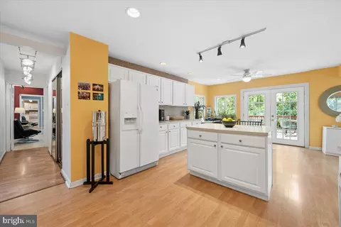 Entry Way - 14701 Fireside Dr, Silver Spring, MD 20905 photo 5 of 8