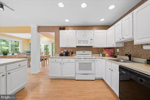 Kitchen - 14701 Fireside Dr, Silver Spring, MD 20905 photo 4 of 7