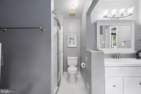 Bath - 14701 Fireside Dr, Silver Spring, MD 20905 photo 3 of 7