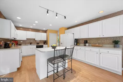 Kitchen - 14701 Fireside Dr, Silver Spring, MD 20905 photo 5 of 7