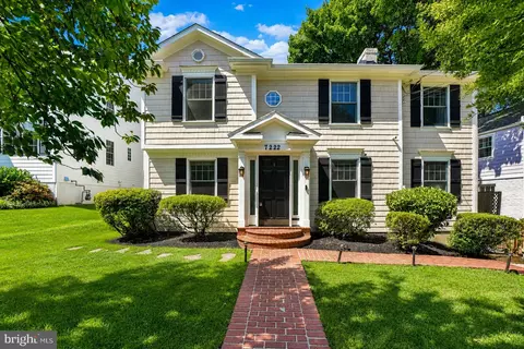 7222 Delfield St, Chevy Chase, MD 20815