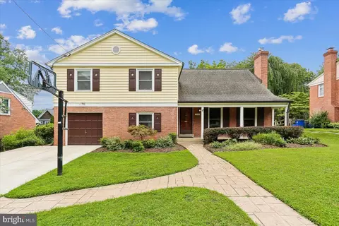 7038 Wolftree Ln, North Bethesda, MD 20852