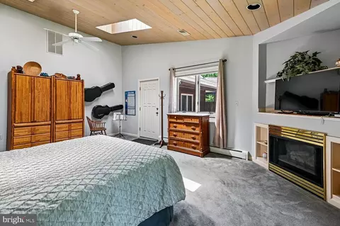 Bedroom - 18 Watergate Ct, Silver Spring, MD 20905 photo 5 of 13