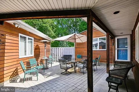 Exterior - 18 Watergate Ct, Silver Spring, MD 20905 photo 8 of 18