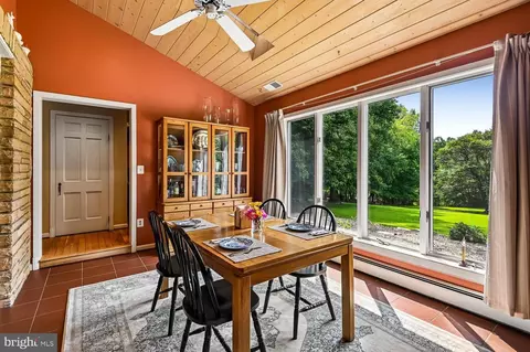 Dining - 18 Watergate Ct, Silver Spring, MD 20905 photo 3 of 8