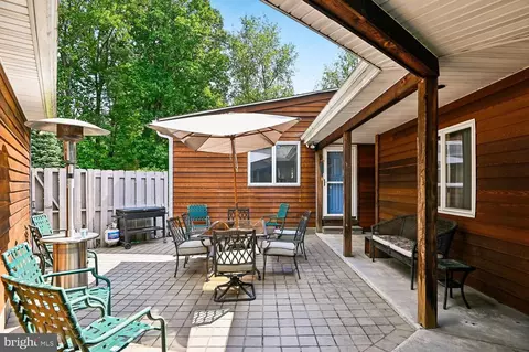 Exterior - 18 Watergate Ct, Silver Spring, MD 20905 photo 7 of 18