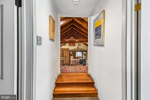 Entry Way - 18 Watergate Ct, Silver Spring, MD 20905 photo 5 of 5