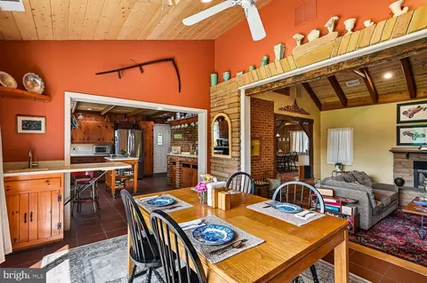 Dining - 18 Watergate Ct, Silver Spring, MD 20905 photo 4 of 8