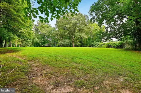 Exterior - 18 Watergate Ct, Silver Spring, MD 20905 photo 14 of 18