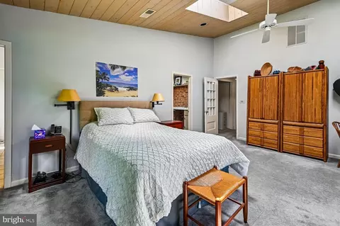 Bedroom - 18 Watergate Ct, Silver Spring, MD 20905 photo 3 of 13