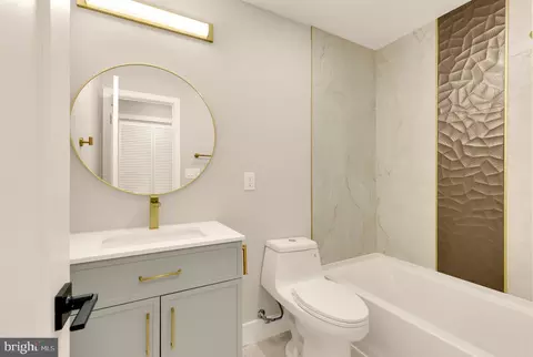Bath - 2329 Blue Valley Dr, Silver Spring, MD 20904 photo 5 of 6