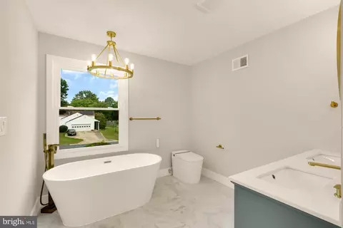 Bath - 2329 Blue Valley Dr, Silver Spring, MD 20904 photo 3 of 6