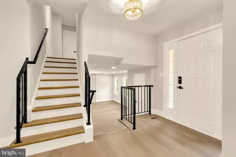 Entry Way - 2329 Blue Valley Dr, Silver Spring, MD 20904 photo 2 of 4