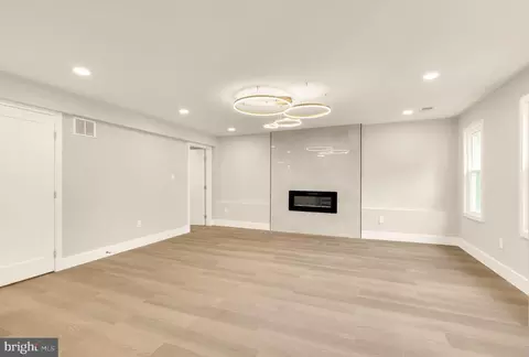 Living - 2329 Blue Valley Dr, Silver Spring, MD 20904 photo 3 of 4