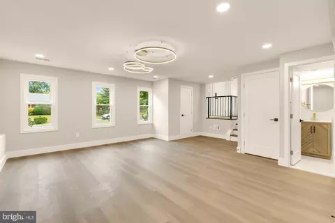 Living - 2329 Blue Valley Dr, Silver Spring, MD 20904 photo 4 of 4
