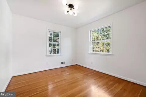 Bedroom - 307 Indian Spring Dr, Silver Spring, MD 20901 photo 2 of 3