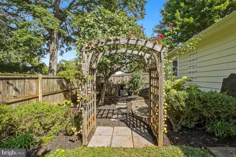 Exterior - 307 Indian Spring Dr, Silver Spring, MD 20901 photo 8 of 10