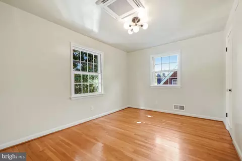 Bedroom - 307 Indian Spring Dr, Silver Spring, MD 20901 photo 3 of 3
