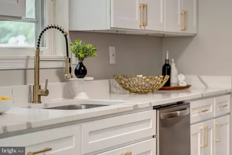 Kitchen - 130 Whitmoor Ter, Silver Spring, MD 20901 photo 4 of 4