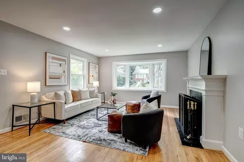 Living - 130 Whitmoor Ter, Silver Spring, MD 20901 photo 2 of 2