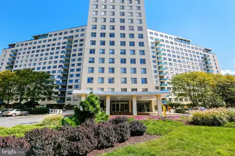 10401 Grosvenor Pl #511, Rockville, MD 20852