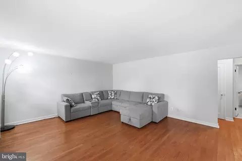 Living - 2316 Colston Dr #101, Silver Spring, MD 20910 photo 2 of 4