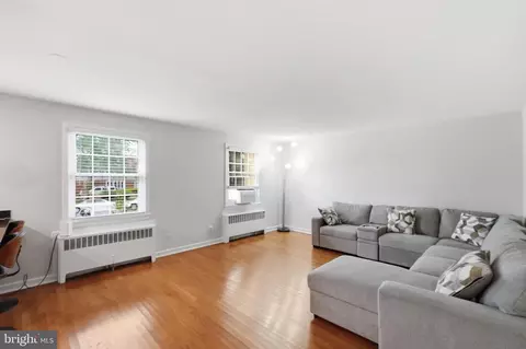 Living - 2316 Colston Dr #101, Silver Spring, MD 20910 photo 1 of 4