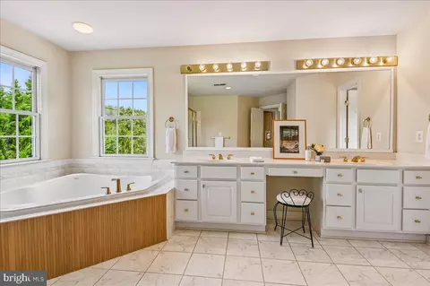 Bath - 16510 Harbour Town Dr, Ashton, MD 20861 photo 2 of 5